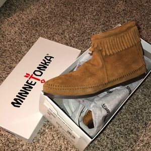 Minnetonka Back Zip Hardsole Boot